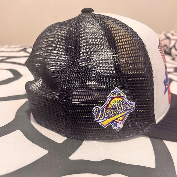 1996 Yankees MLB championship Cap - Picture 2 of 6